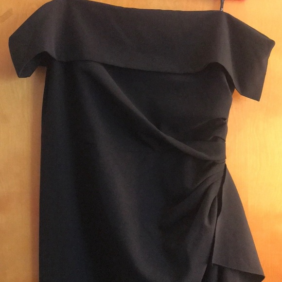 Black Asymmetrical Off-the-Shoulder Gown - Picture 6 of 7